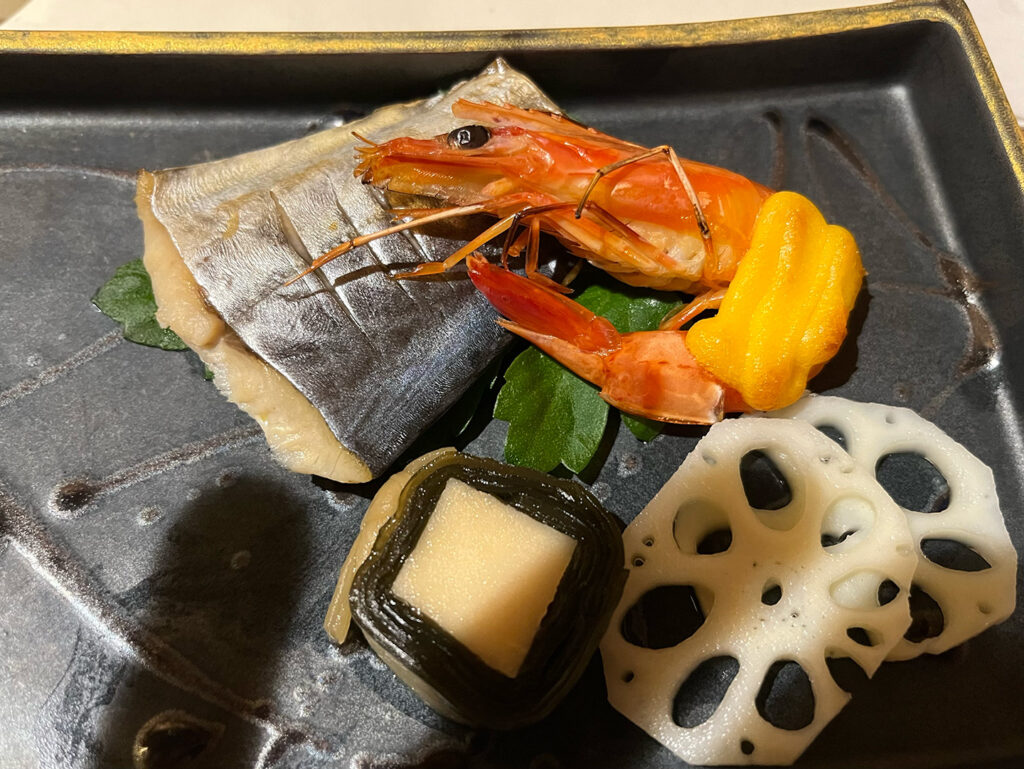 敷島館の焼き物